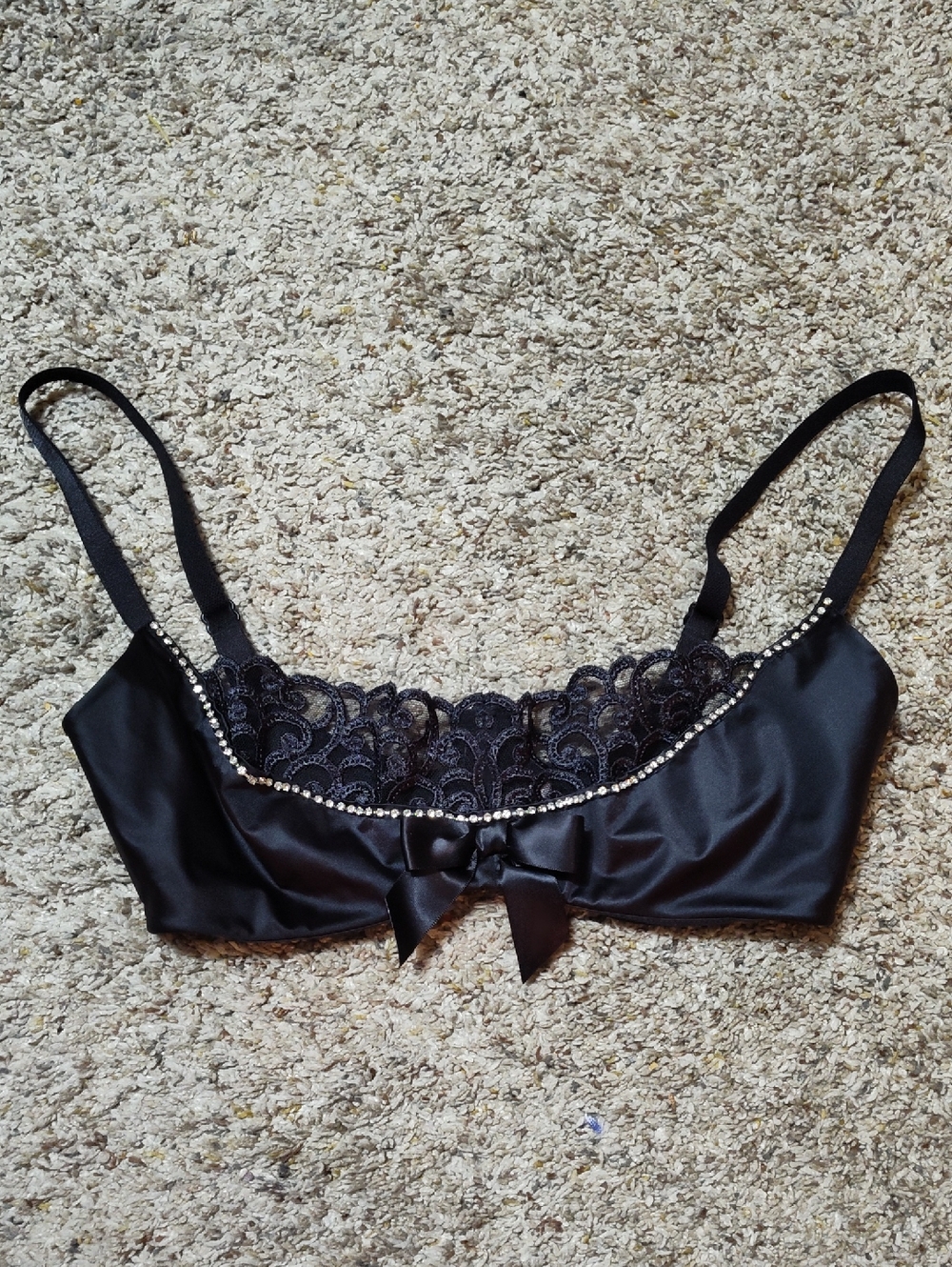 Victoria's Secret Size 34C Black Satin Lace Bralette with Bow and Rhinestones